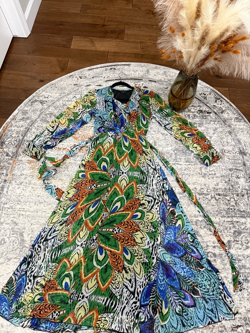 Bandolino Multicolor Peacock-Print Wrap Maxi Dress It fits size M comfortably.
